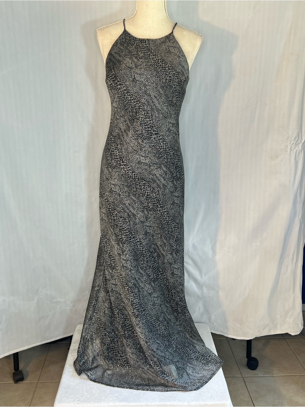 Betsy & Adam Maxi Formal Dress Gray & Silver Metallic Shimmers Spaghetti Strap 8